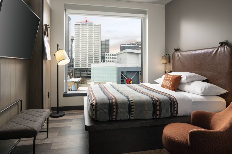 Moxy Louisville Downtown — Guest room