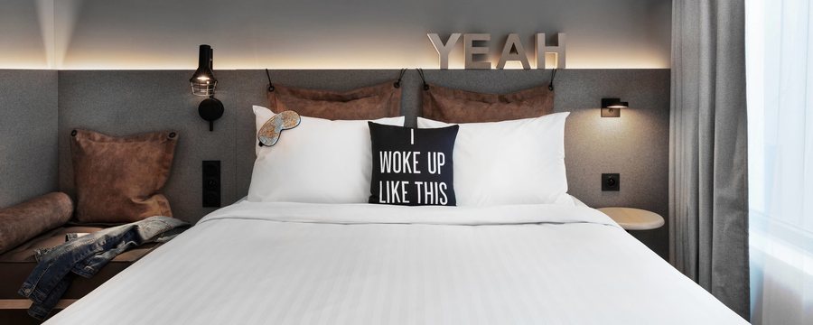 Moxy Lyon Airport — Guest room