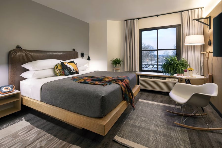 Moxy Memphis Downtown — Guest room