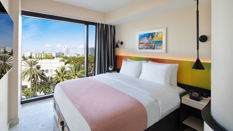 Moxy Miami South Beach — Guest room