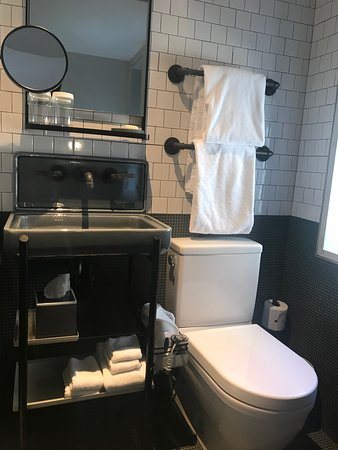 Moxy NYC Times Square — Bathroom
