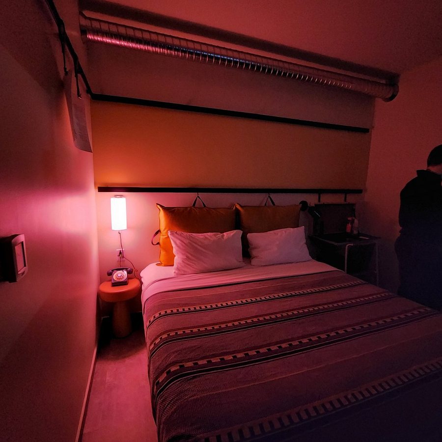 Moxy Oakland Downtown — Guest room