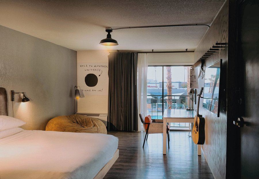 MOXY Phoenix Tempe ASU Area — Guest room