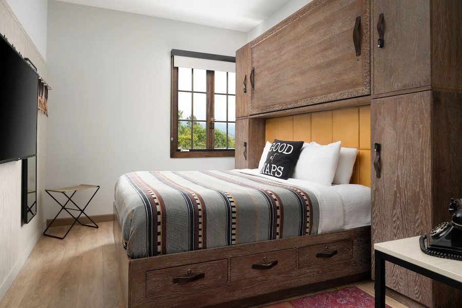Moxy Santa Barbara — Guest room