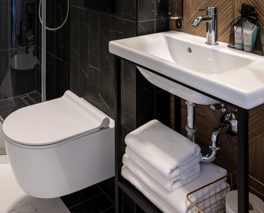 MR67 Mayera Rapaporta — Bathroom