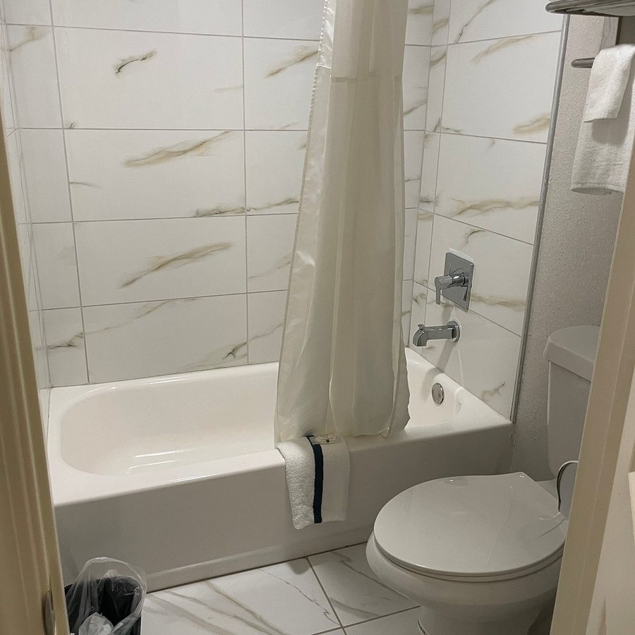 Mt Vernon Motel — Bathroom