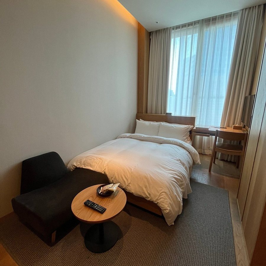 MUJI HOTEL GINZA — Guest room