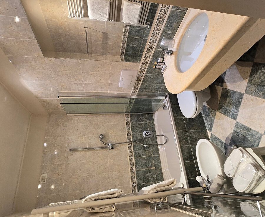 Murano Palace — Bathroom