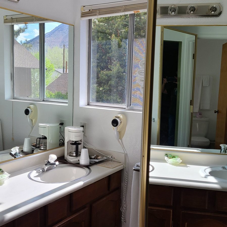 Murphey s Motel — Bathroom