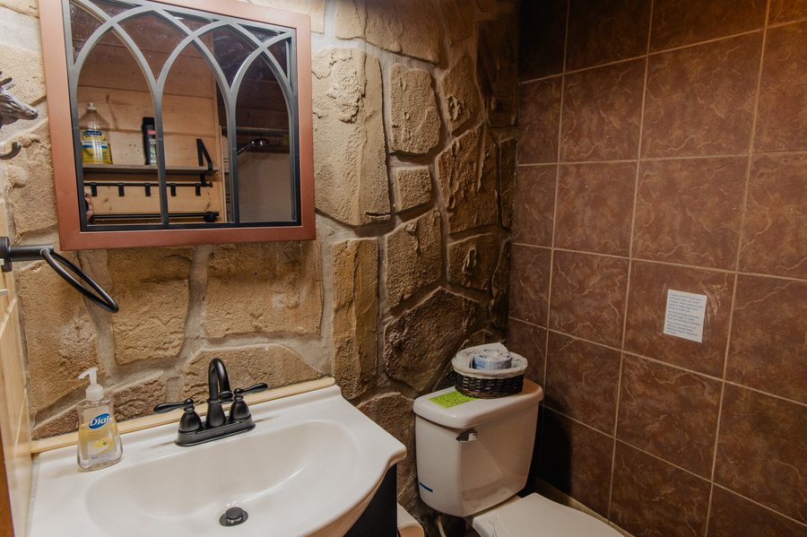 Mustard Seed B B On The Llano — Bathroom