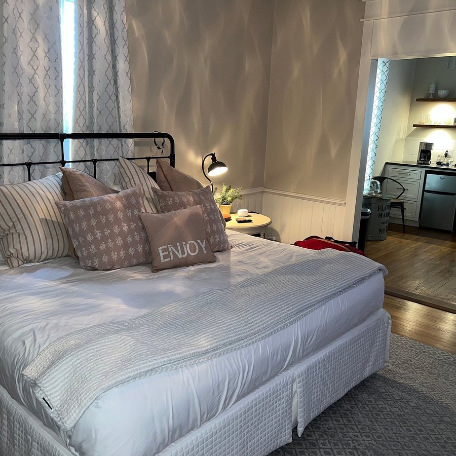 Mustard Seed B B On The Llano — Guest room