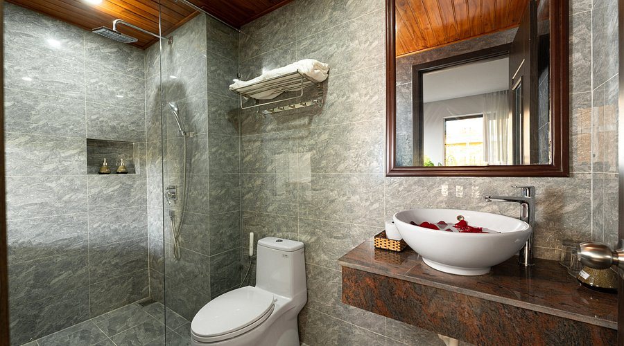 My Anh Boutique Villa Hoi An — Bathroom