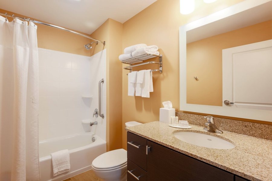 My Place Hotel Cheyenne WY — Bathroom