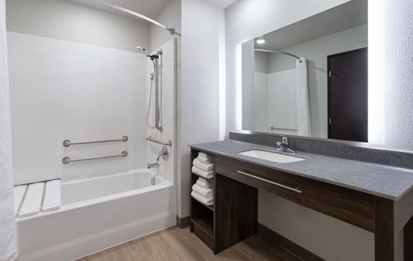 My Place Hotel Indianapolis Airport Plainfield IN — Bathroom