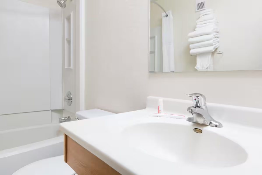 My Place Hotel Ketchikan AK — Bathroom