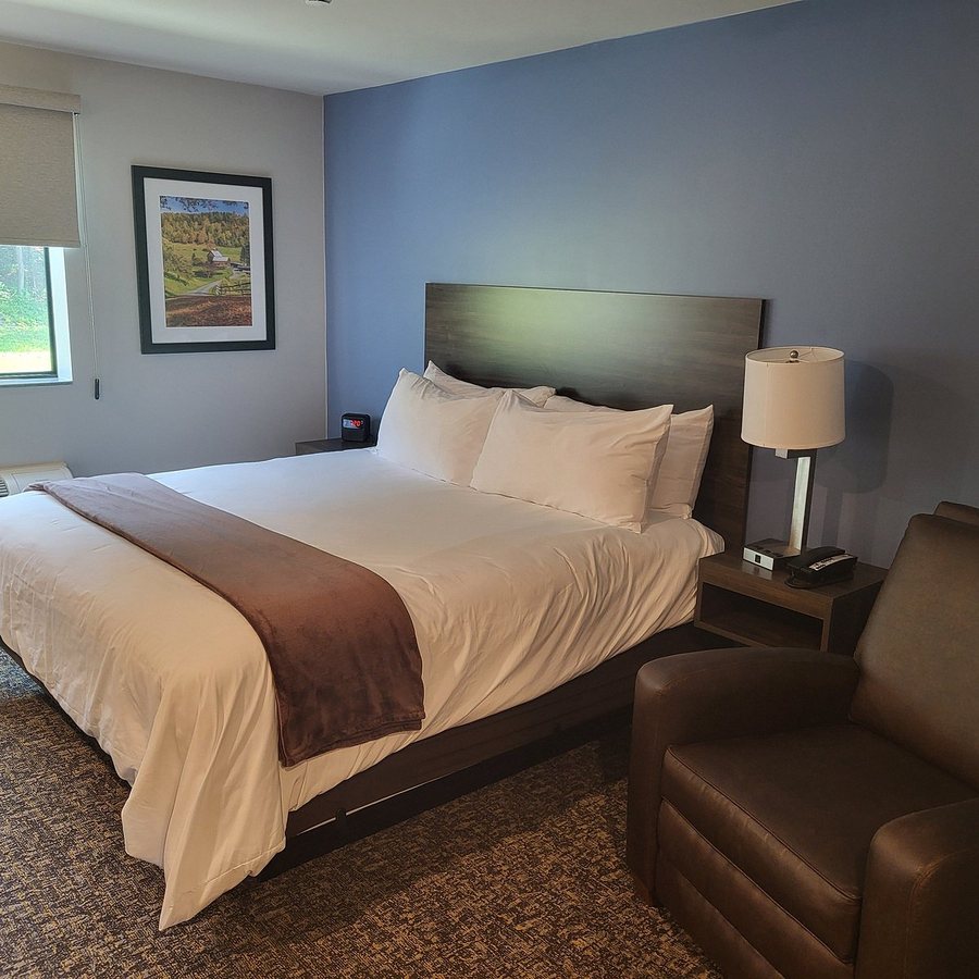 My Place Hotel Randolph VT — Guest room