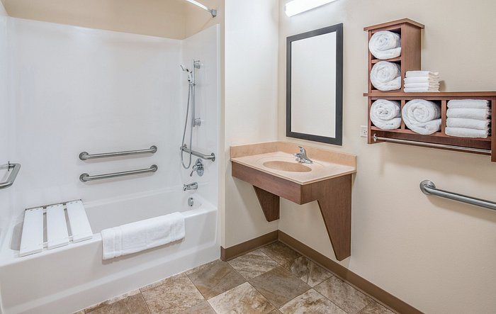 My Place Hotel Sioux Falls SD — Bathroom