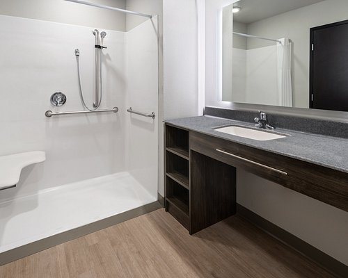 My Place Hotel Tucson South AZ — Bathroom