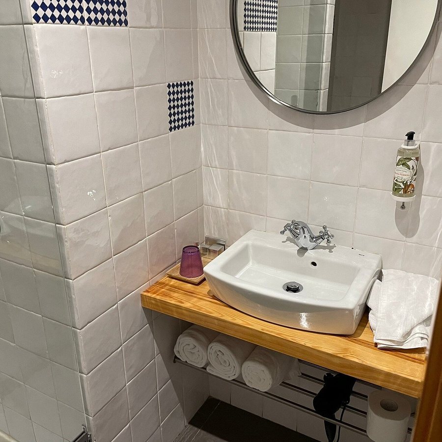 My Ribeira Guest House — Bathroom