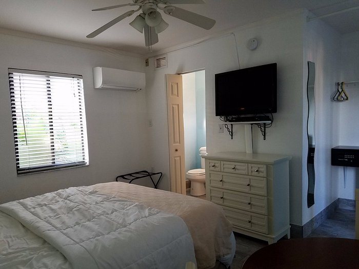 My Sarasota Getaway — Guest room