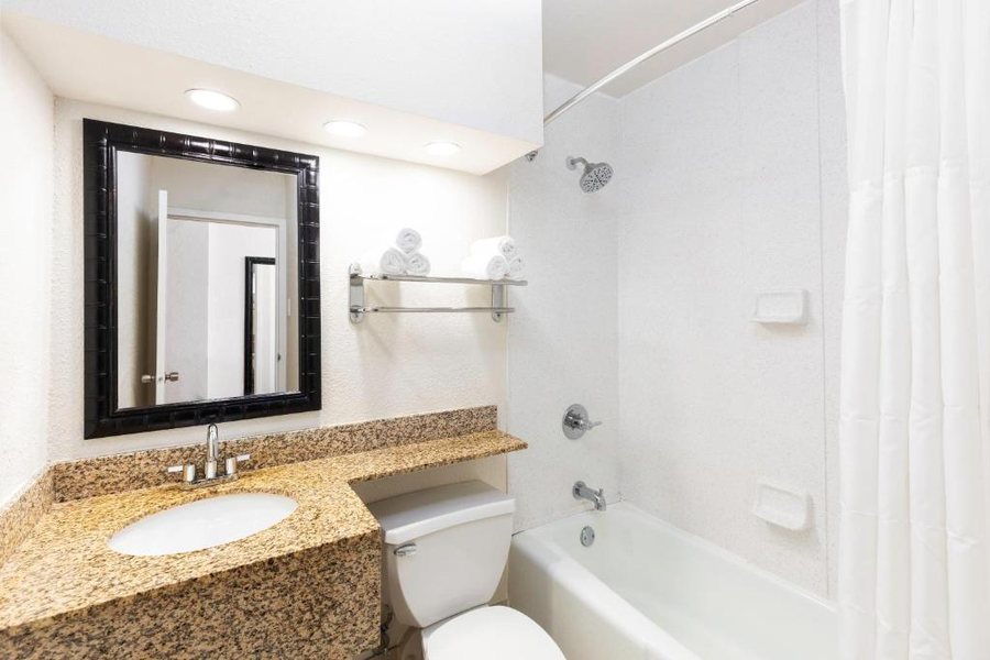Myrtle Beach KOA Resort — Bathroom