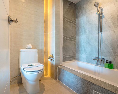 Naka Resort Phuket — Bathroom