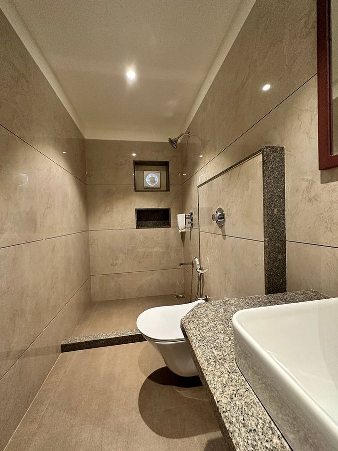 Nandishwar Guest House — Bathroom