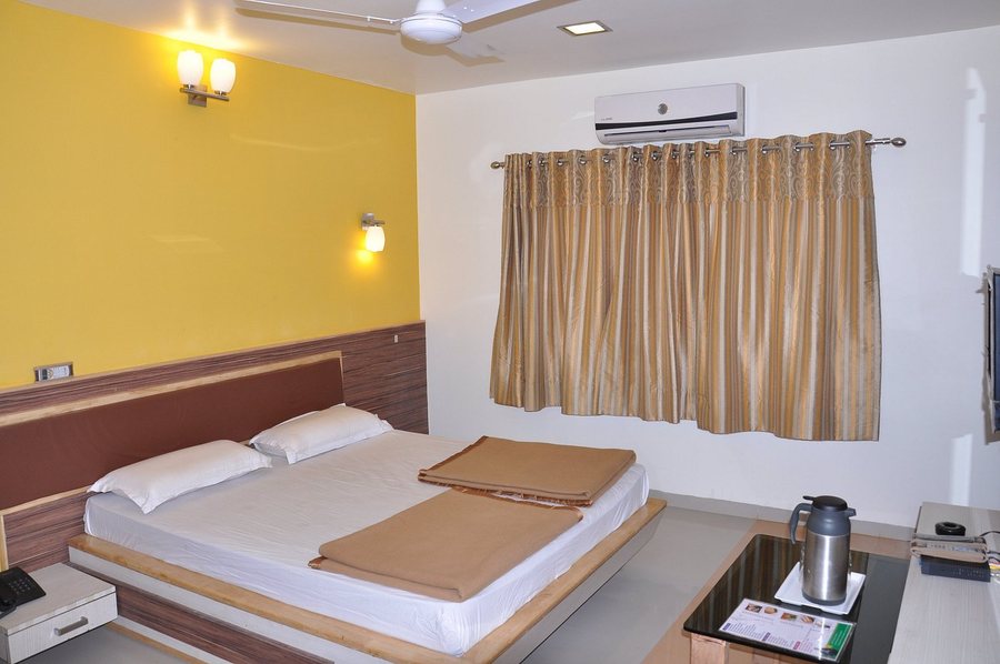 Nandishwar Guest House — Guest room