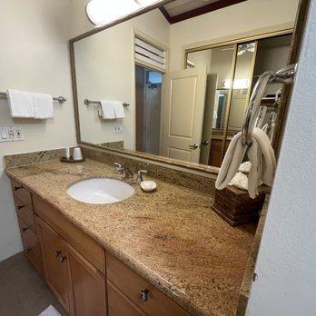 Napili Shores Maui by OUTRIGGER — Bathroom