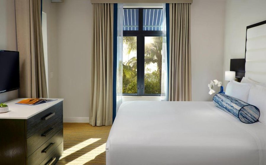 Naples Bay Resort Marina — Guest room