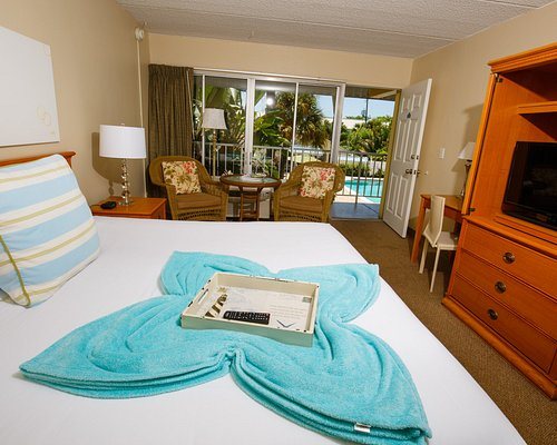 Naples Garden Inn — Guest room