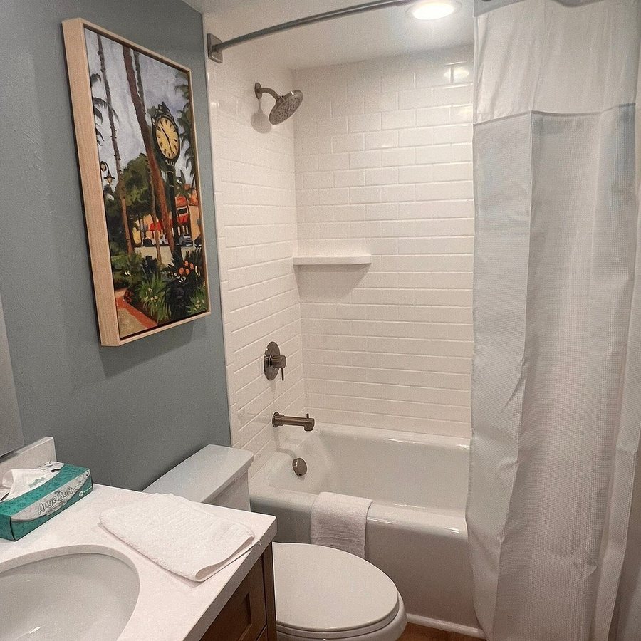 Naples Motorcoach Resort Boat Club — Bathroom