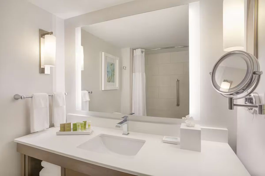 Napoli Belmar Resort — Bathroom