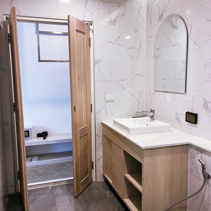 Nappiness Hotel — Bathroom