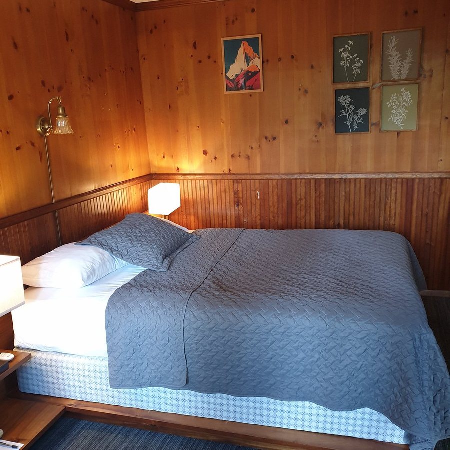 Narrow Gauge Inn — Guest room