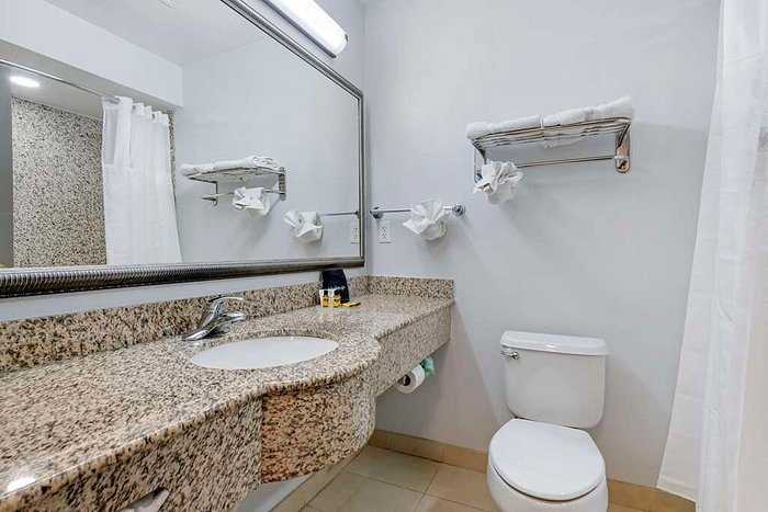 Nassau Holiday Motel Yulee — Bathroom