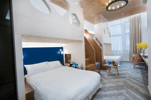 Nathan Hotel — Guest room
