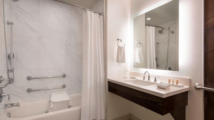 Nativ Hotel — Bathroom