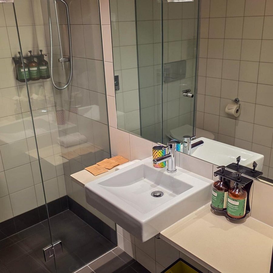Naumi Studio Wellington — Bathroom