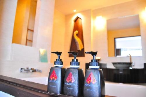 Navatara Phuket Resort — Bathroom