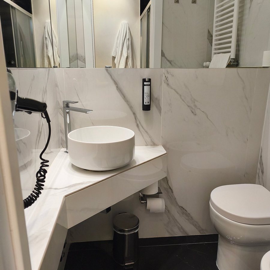 Navona Essence Hotel — Bathroom