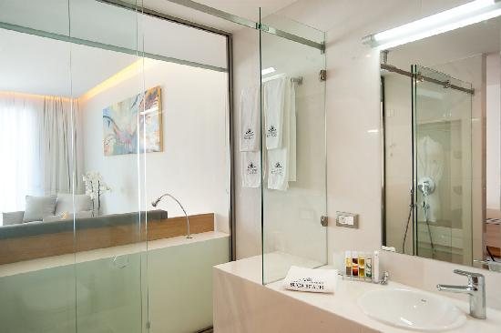 Neilson Messini Beachclub — Bathroom