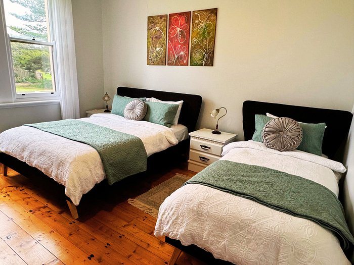 Nelson s Cottages — Guest room