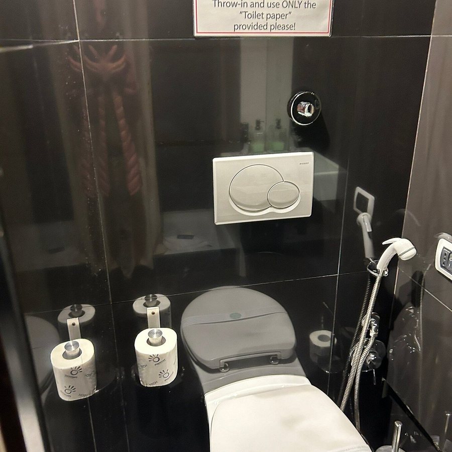 Nerva Accommodation — Bathroom