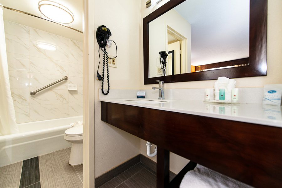 New Hope Lodge — Bathroom