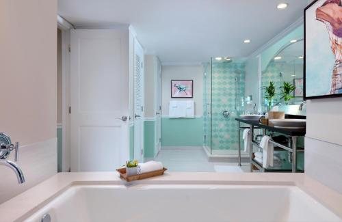 New Orleans House — Bathroom