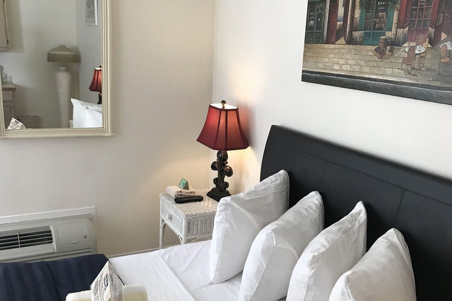 New Orleans House — Guest room