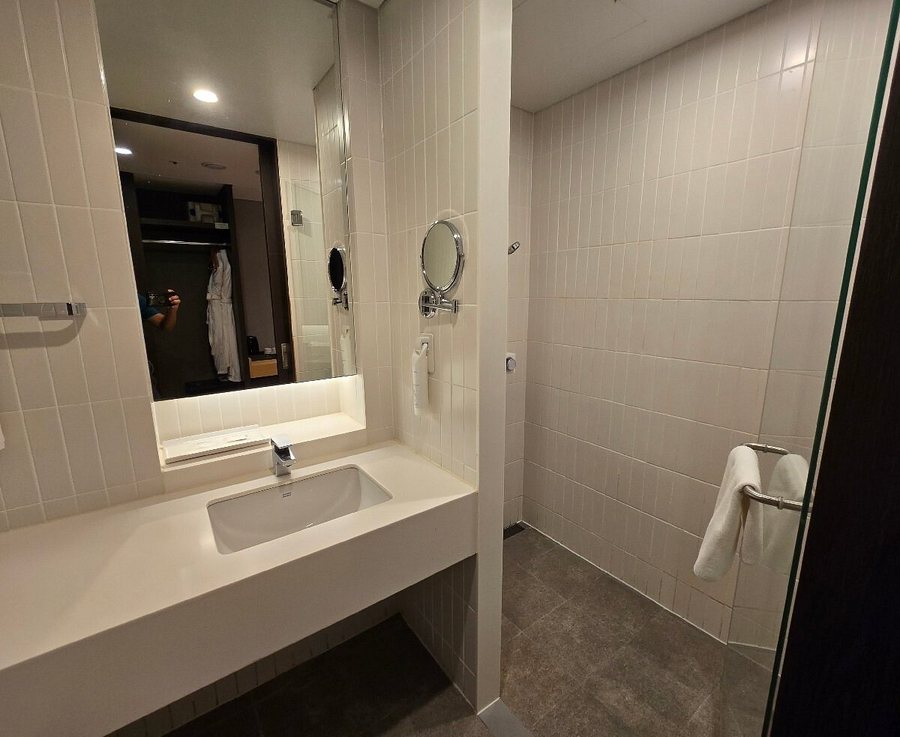 New Seoul Hotel Los Angeles California — Bathroom