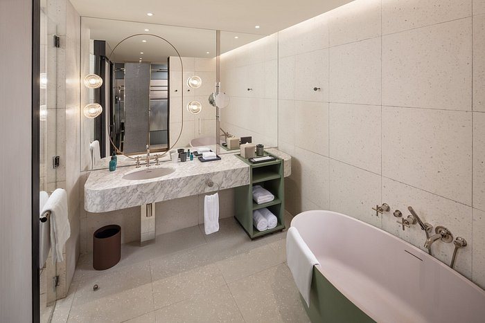 New World Hoiana Beach Resort — Bathroom
