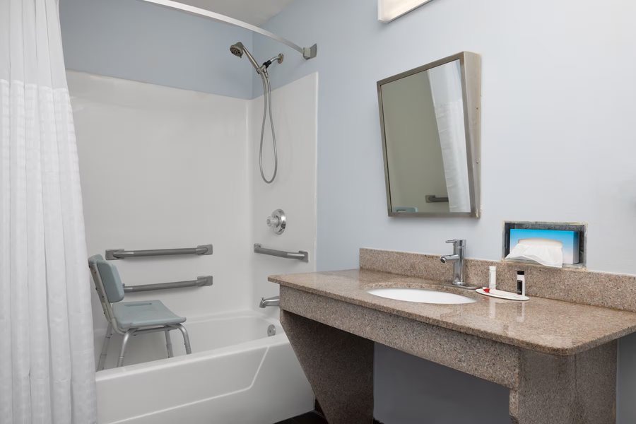 New World Inn — Bathroom